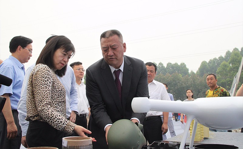 17C.COM一起草入口科技成都高性能纖維產(chǎn)業園開工2-x.jpg 17C.COM一起草入口科技成都高性能纖維產業園開工2-x.jpg